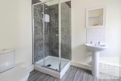 2 bedroom flat to rent, Wellington Square, Nottingham NG7