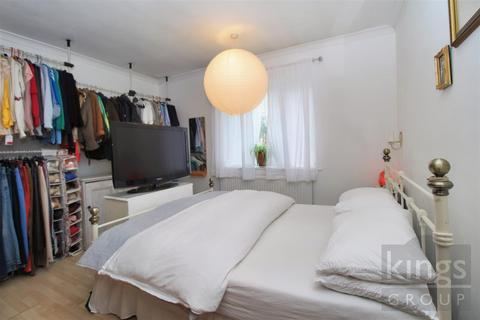 2 bedroom flat for sale, Bentley Road, Hertford