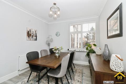 undefined, Park Avenue, Cheshire, M33