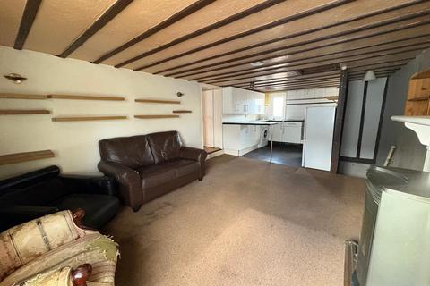 1 bedroom flat for sale, 4A High Street, Great Wakering, Southend-On-Sea, Essex SS3 0EQ