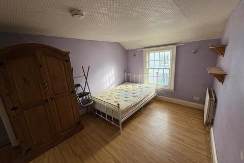 1 bedroom flat for sale, 4A High Street, Great Wakering, Southend-On-Sea, Essex SS3 0EQ