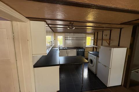 1 bedroom flat for sale, 4A High Street, Great Wakering, Southend-On-Sea, Essex SS3 0EQ