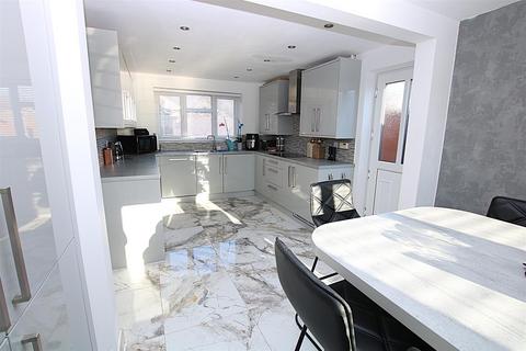 4 bedroom detached house for sale, West Rising, East Hunsbury