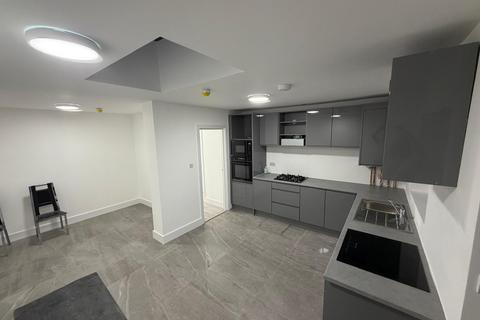 5 bedroom semi-detached house to rent, Warneford Road, Harrow HA3