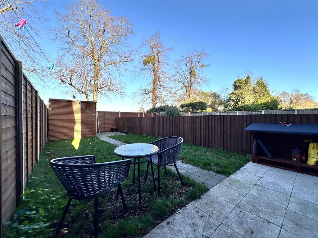 Well-Appointed Garden 238
