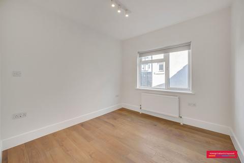 2 bedroom flat to rent, Hampstead High Street, London, NW3