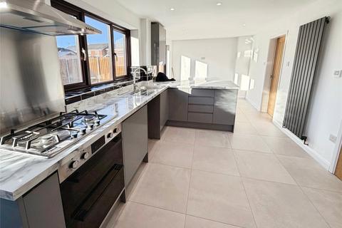 4 bedroom detached house to rent, Tintern Way, Warwickshire CV12