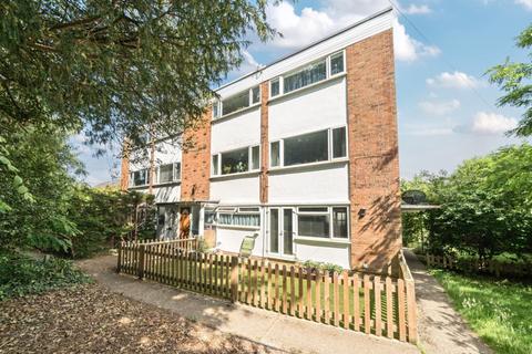 undefined, Walton-On-Thames, Surrey, KT12