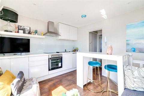 1 bedroom flat to rent, Lilyville Road, London