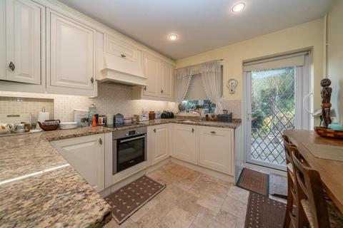 2 bedroom detached bungalow for sale, Georgewood Road, Hemel Hempstead, Hertfordshire, HP3 8AL