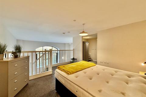 2 bedroom duplex for sale, Raven Road, Gateshead
