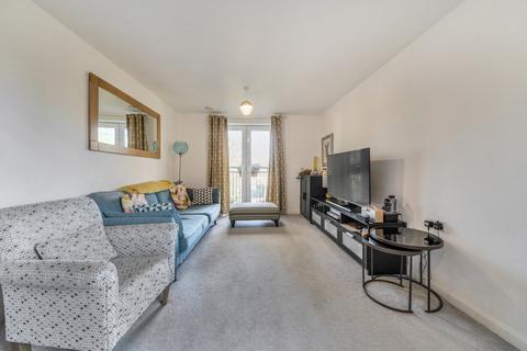 2 bedroom flat for sale, Mansion Court, Fusiliers Way, Hounslow, TW4