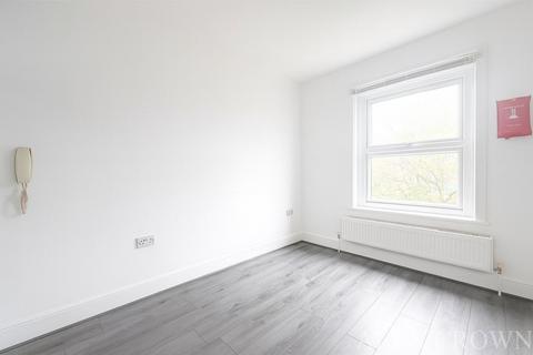 undefined, Woodland Road, New Southgate