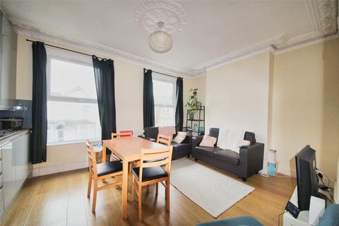 2 bedroom flat to rent, Albert Road, Walthamstow E17