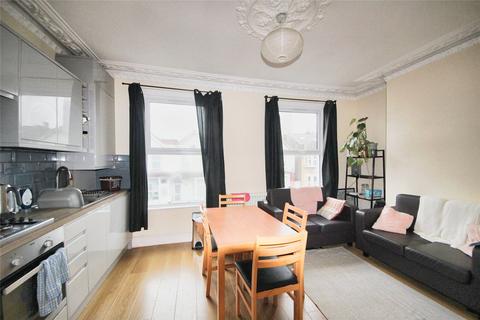 2 bedroom flat to rent, Albert Road, Walthamstow E17