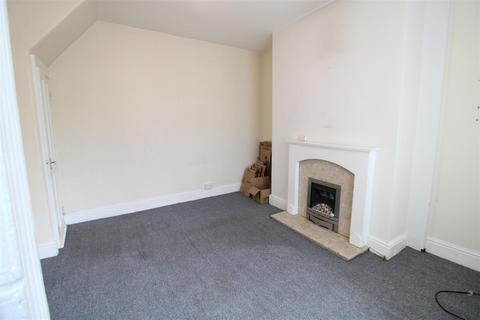2 bedroom house to rent, Hill Top Road, Huddersfield HD1