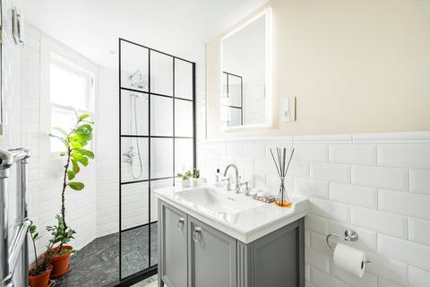 2 bedroom flat for sale, Castellain Road, Little Venice, London