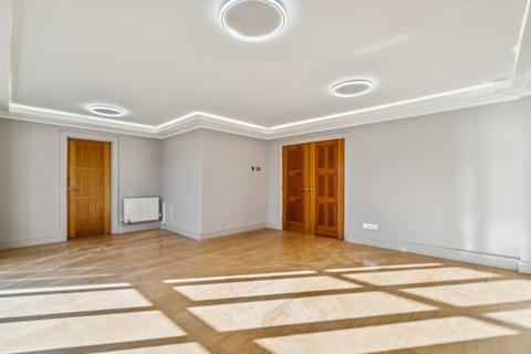 2 bedroom flat to rent, Oriel Drive, Barnes, London