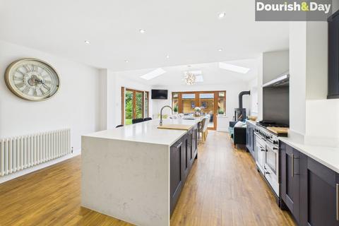 4 bedroom detached house for sale, Kenderdine Close, Stafford ST17
