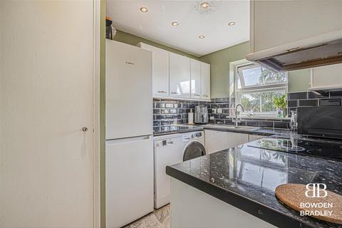 1 bedroom apartment for sale, Manford Way, Hazel Court, IG7