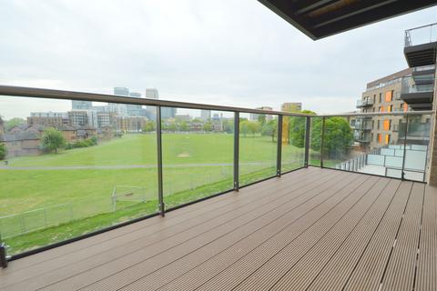 3 bedroom apartment to rent, Cotall Street, Boathouse Apartments, E14