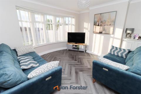 3 bedroom semi-detached house for sale, Chantry Drive, Wideopen, Newcastle Upon Tyne