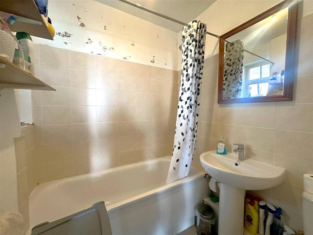 Bathroom, Seldon House, Eden Harper SW11