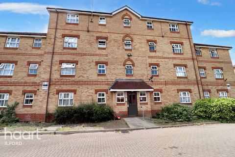 1 bedroom flat for sale, Bluebell Way, Ilford