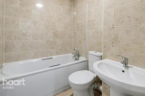 1 bedroom flat for sale, Bluebell Way, Ilford