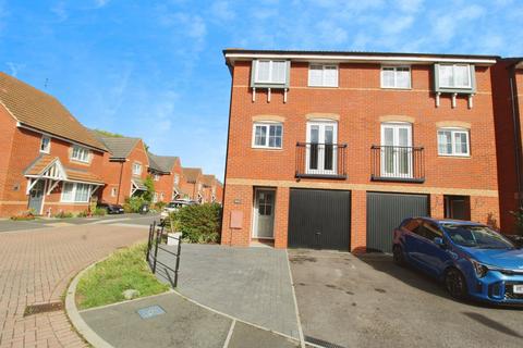 Greycing Street, Swindon, SN25