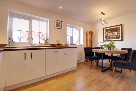 3 bedroom end of terrace house for sale, Greycing Street, Swindon, SN25