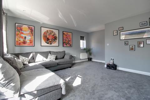 3 bedroom end of terrace house for sale, Greycing Street, Swindon, SN25