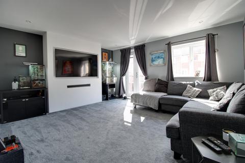 3 bedroom end of terrace house for sale, Greycing Street, Swindon, SN25