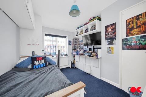 3 bedroom terraced house for sale, Connor Road, Dagenham RM9
