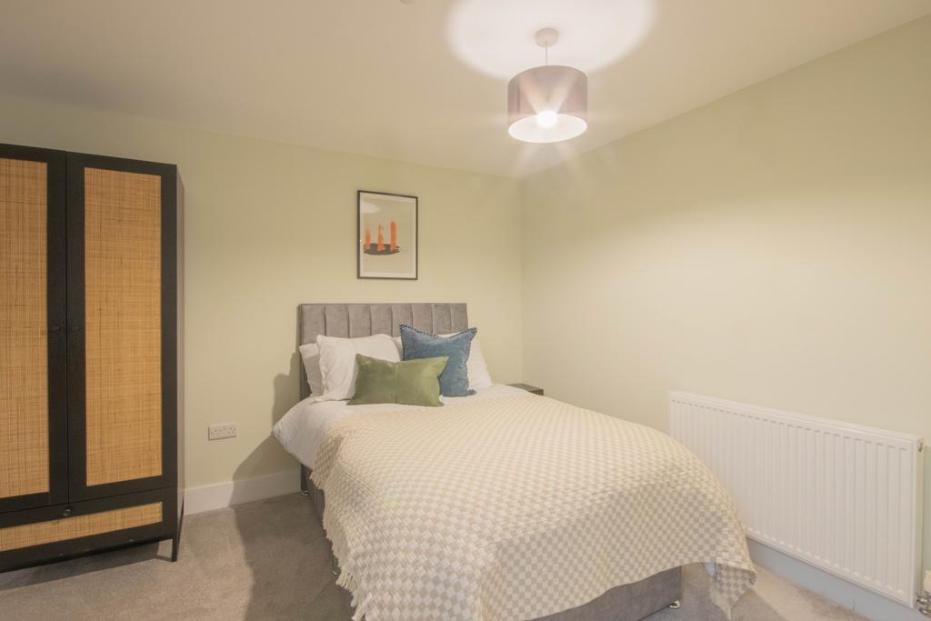 Top Floor Rear Studio-1