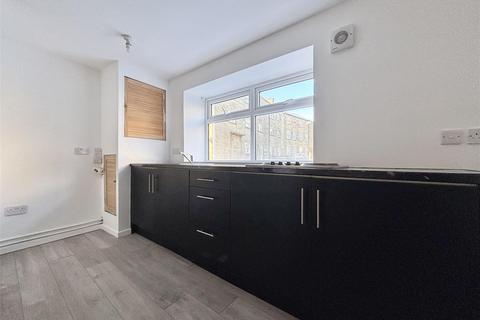 undefined, Nelson Place, Bradford BD13