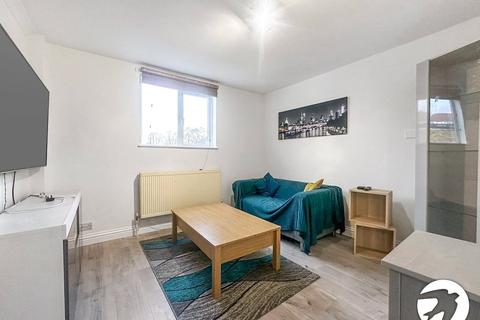 2 bedroom flat to rent, Ruskin Avenue, Welling, DA16