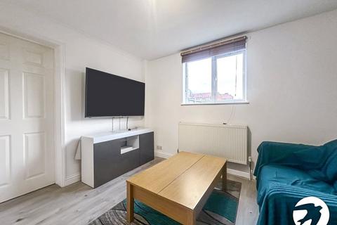 2 bedroom flat to rent, Ruskin Avenue, Welling, DA16