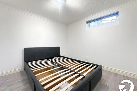 2 bedroom flat to rent, Ruskin Avenue, Welling, DA16