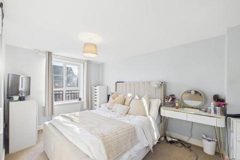 2 bedroom flat for sale, Pilgrove Way, Cheltenham GL51