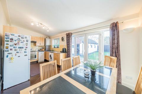 undefined, Wyndham Crescent, Hounslow TW4