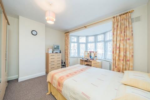 4 bedroom semi-detached house for sale, Wyndham Crescent, Hounslow TW4