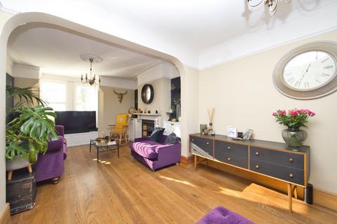 4 bedroom terraced house for sale, Buckland Avenue, Dover, Kent, CT16