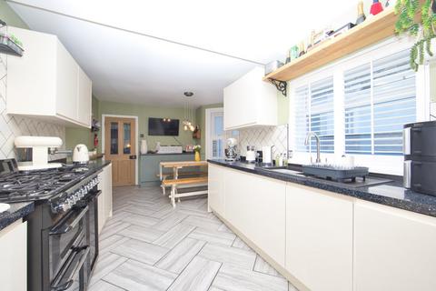 4 bedroom terraced house for sale, Buckland Avenue, Dover, Kent, CT16