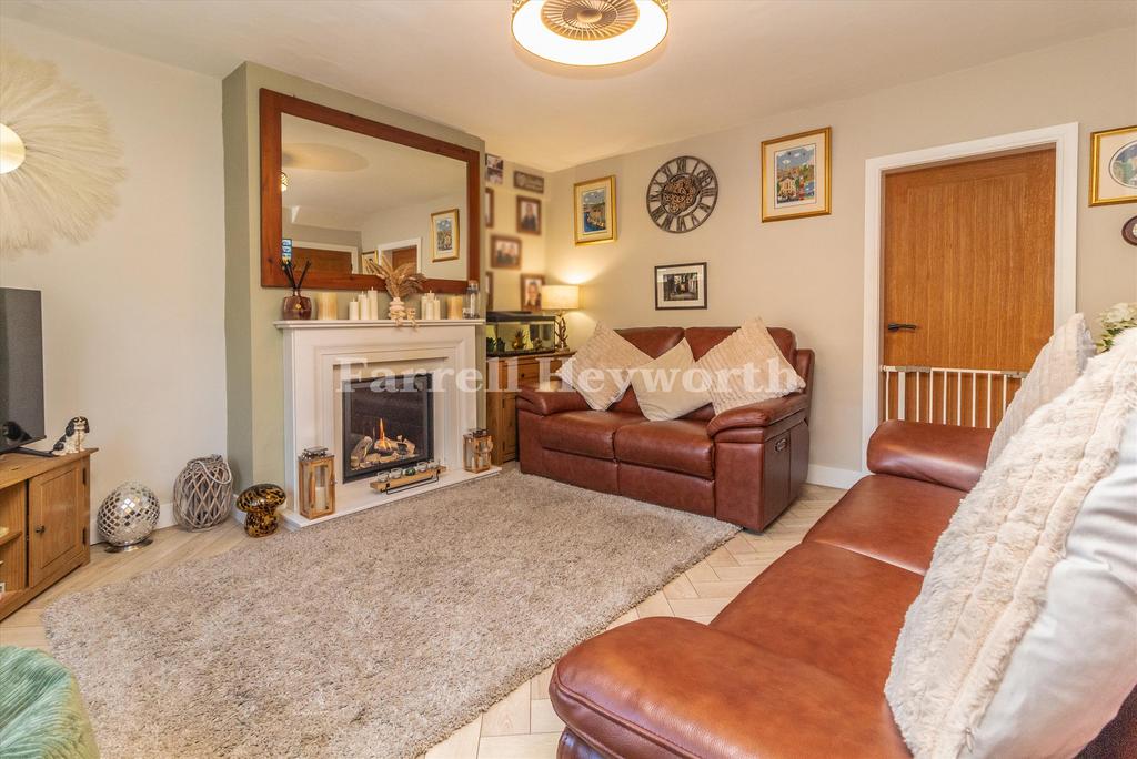 Lounge image 2