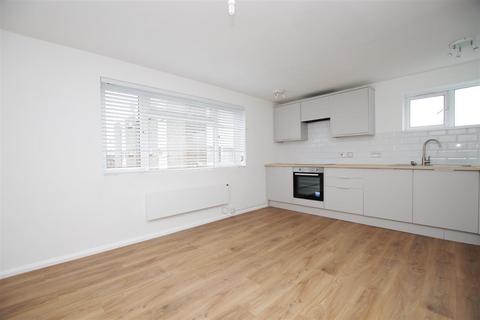1 bedroom flat for sale, Marlborough Court, Royal Wootton Bassett SN4