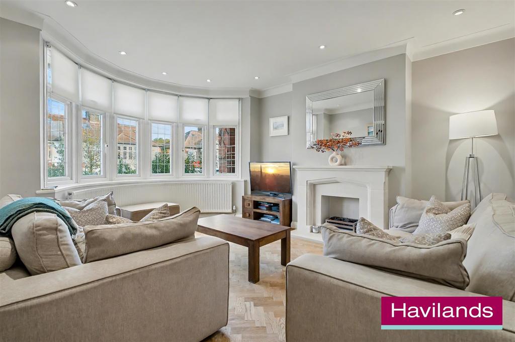 54 Cheyne Walk N21 1 DE-19.jpg