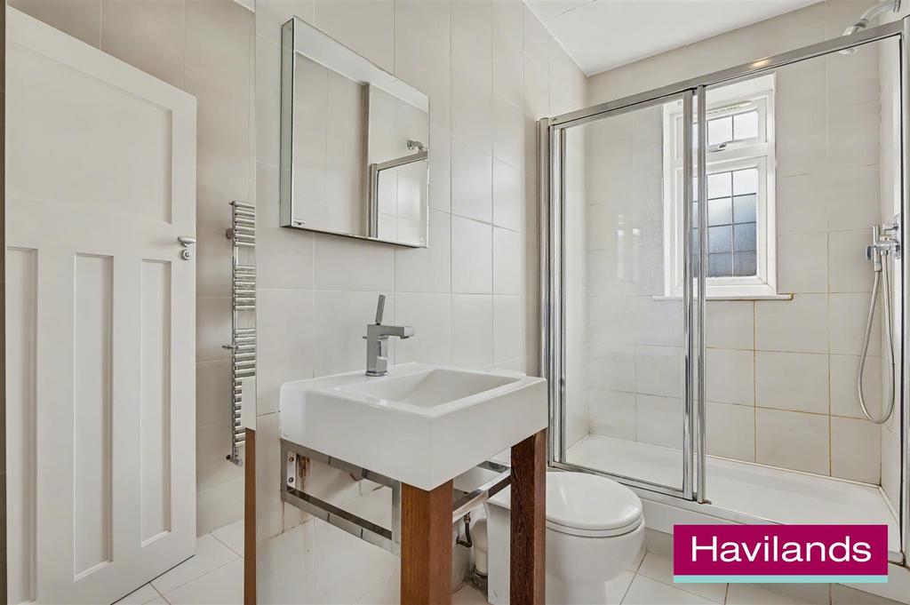54 Cheyne Walk N21 1 DE-1.jpg