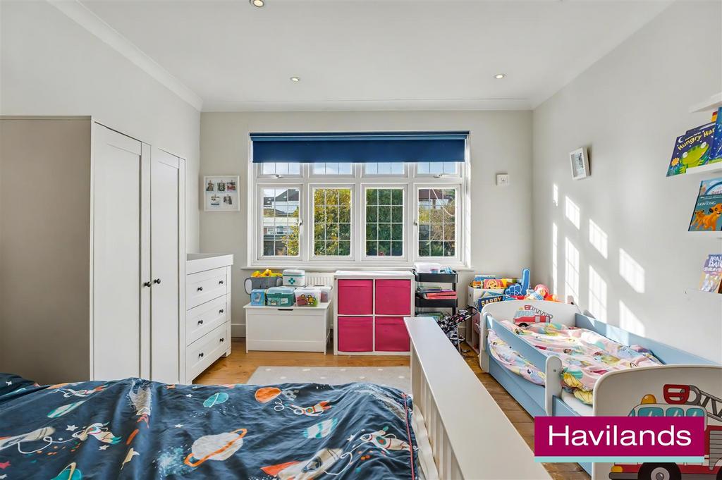 54 Cheyne Walk N21 1 DE-15.jpg