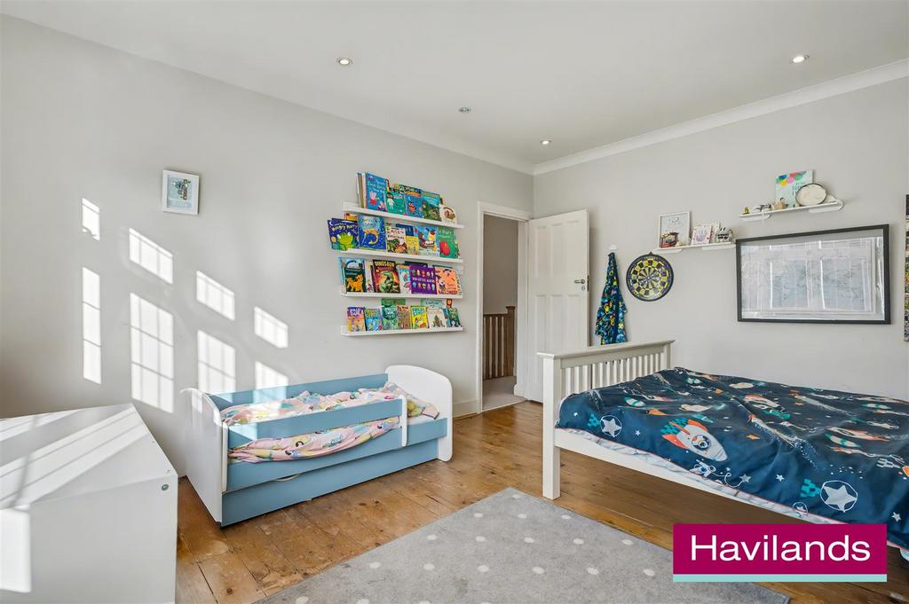 54 Cheyne Walk N21 1 DE-17.jpg